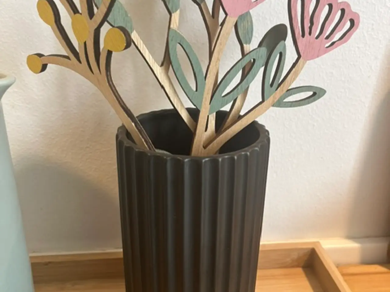 Billede 2 - Klassisk sort Lyngby vase højde 15,5 cm