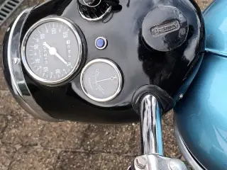 Triumph mc