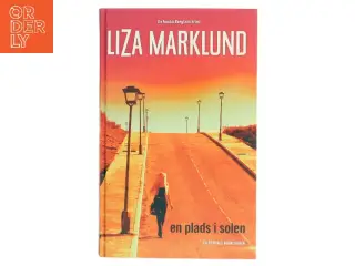 En plads i solen af Liza Marklund (Bog)