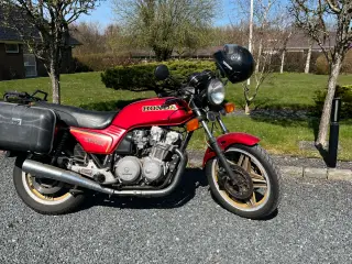 Fin motorcykel Honda 750 veteran