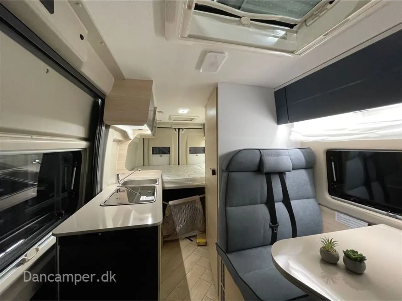 Billede 16 - 2026 - Chausson First Line V594 Super spændende, kort van med dobbeltsenge på tværs i bag. 2,2, L motor , 140 HK, solcelle, 8-trin aut m.m.