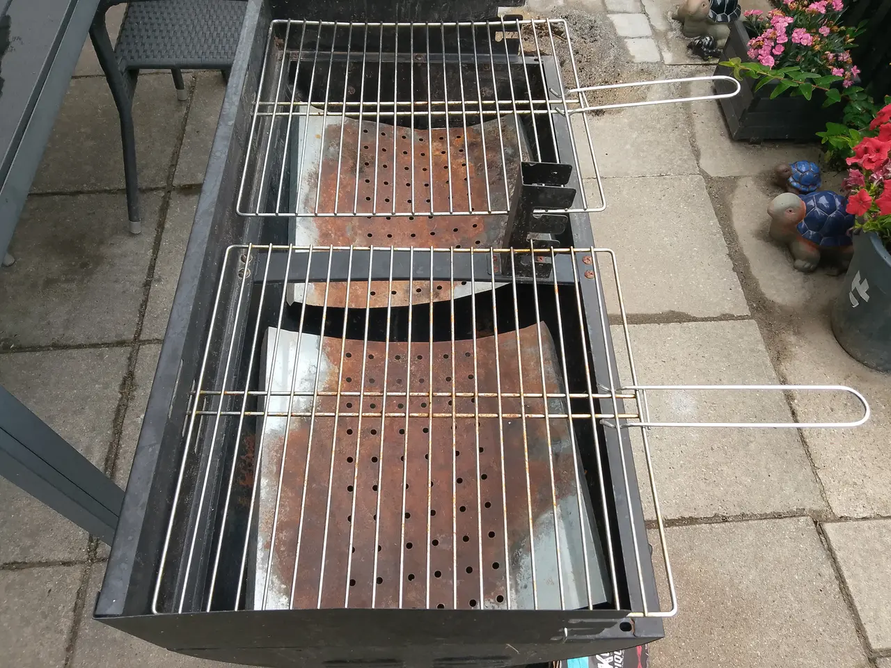 Billede 3 - Næsten ny kulgrill. grillstarter m.m.