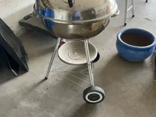 Grill. Bortgives ved afhentning