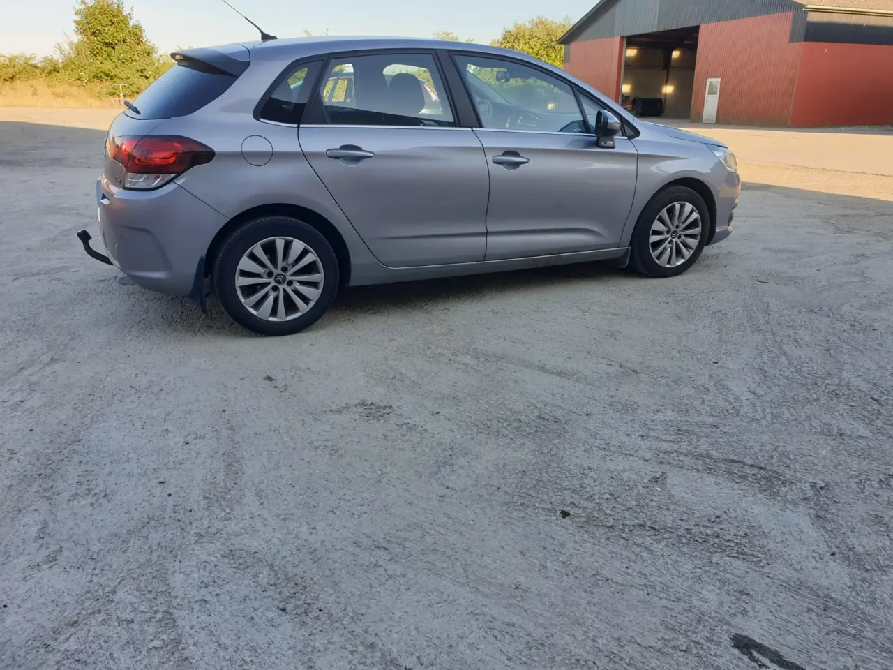 Billede 4 - CITROËN C4 2016 1,6 4-dørs m. bagklap Grøn ejerafg
