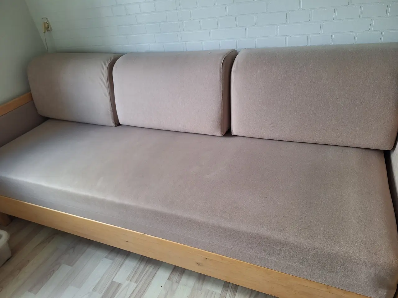 Billede 2 - Sovesofa i lyst stof