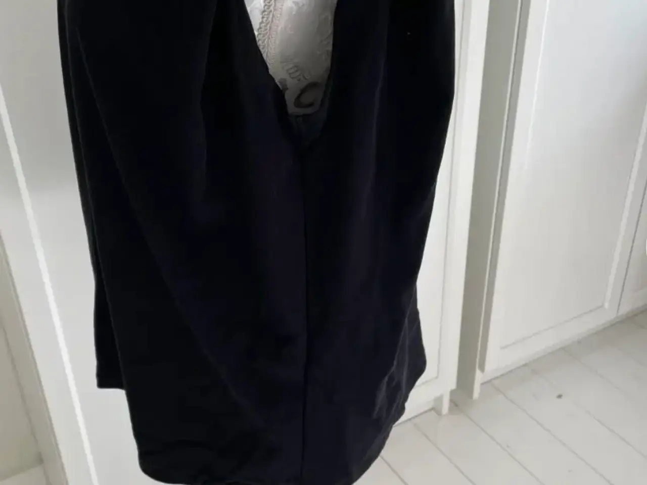 Billede 3 - Top fra Envii i mat sort 