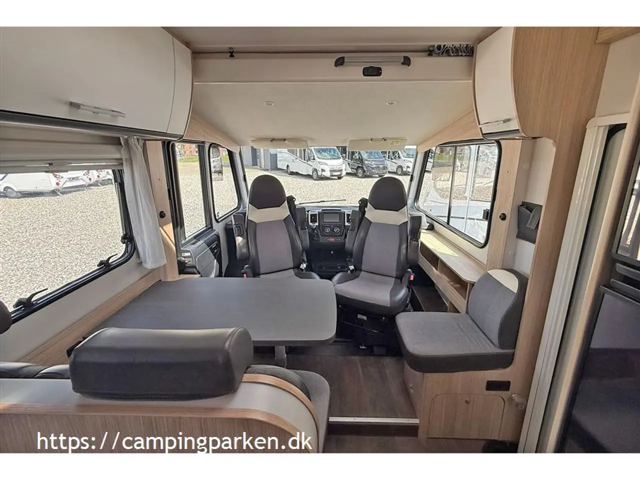 Billede 3 - 2020 - SunLight I 67S Super fin Sunlight under 7 meter med enkeltsenge og 4 selepladser