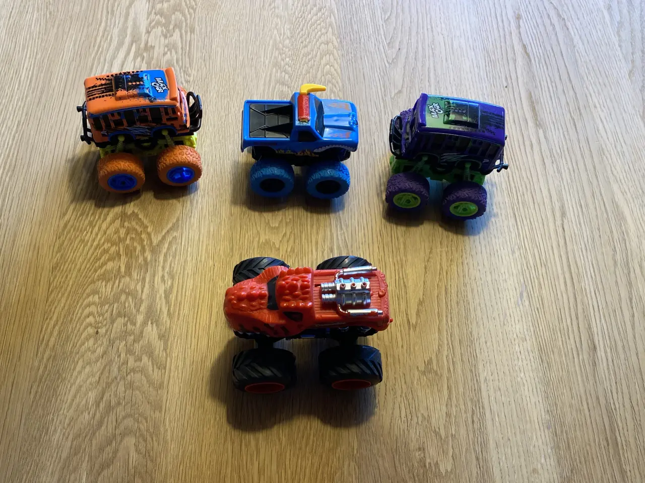 Billede 2 - 4 Monster Jam biler