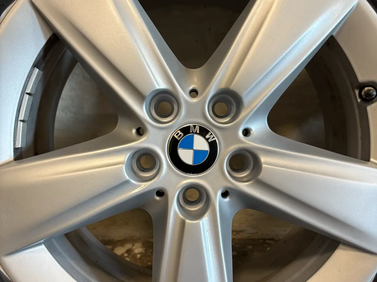 Billede 4 - BMW alufælge (vinterdæk)