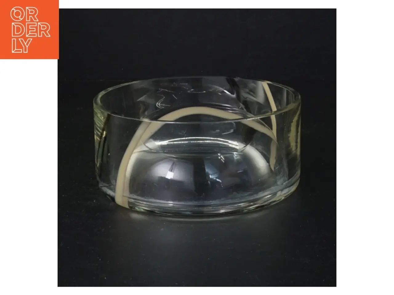 Billede 1 - Glasskål med sort og hvid stribe (str. 15 x 6 komma 5 cm)