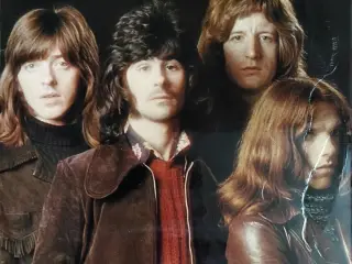 Badfinger - Straight up