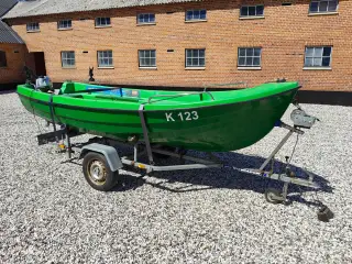 Båd og bådtrailer 