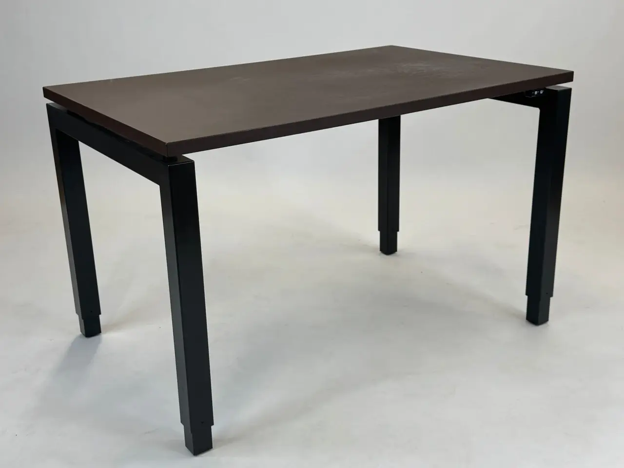 Billede 1 - Paustian PO 40 Hæve/sænkebord – Brun 125x80x71 cm