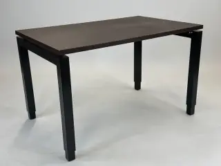 Paustian PO 40 Hæve/sænkebord – Brun 125x80x71 cm
