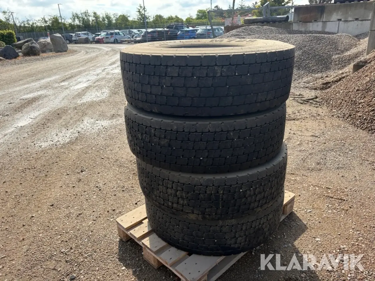 Billede 1 - Dæk Bridgestone M729 315/70R22,5 træk 4 styk