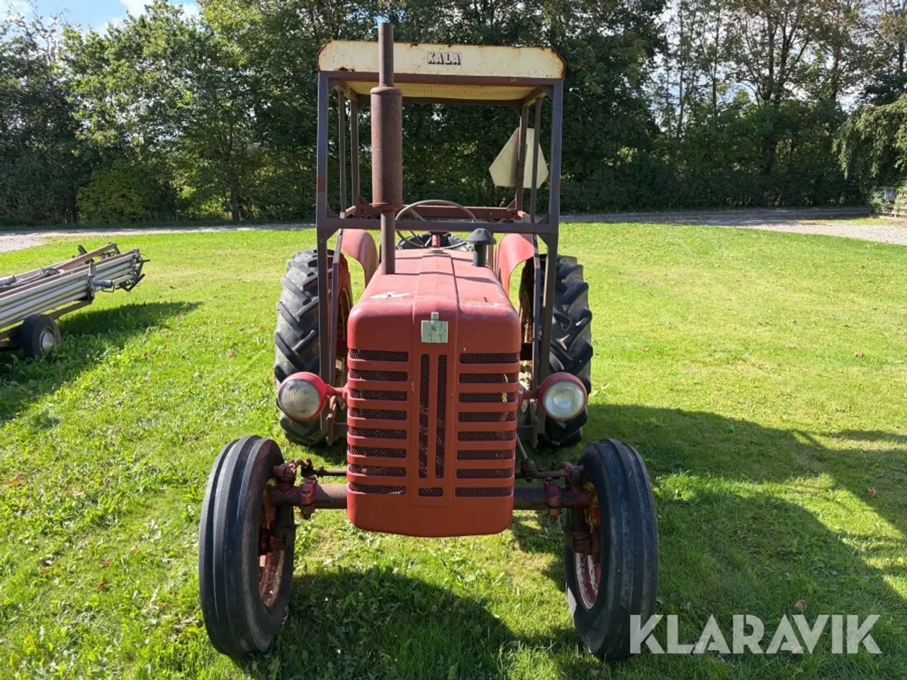 Billede 5 - Veterantraktor IH B 275 Diesel