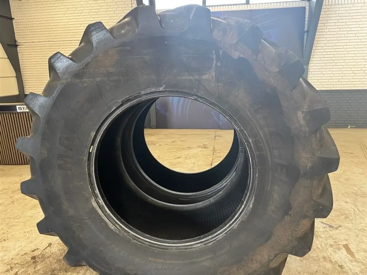 Billede 4 - Michelin 650/85R38