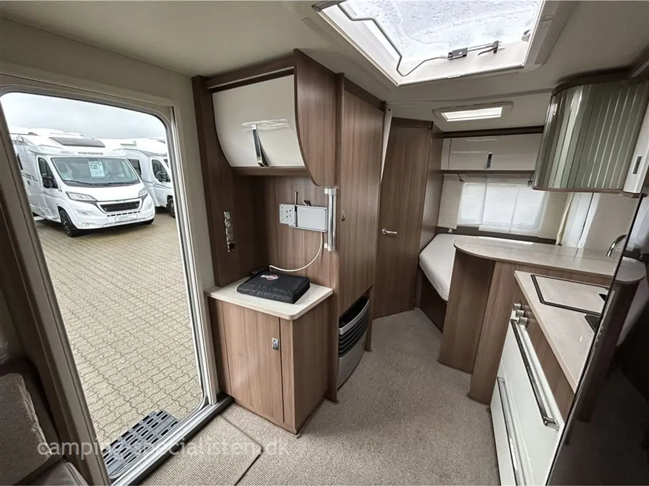 Billede 3 - 2017 - Bürstner Averso Top 465 TS Bürstner Averso Top 465 TS model 2017 kan nn ses hos Camping-Specialisten.dk