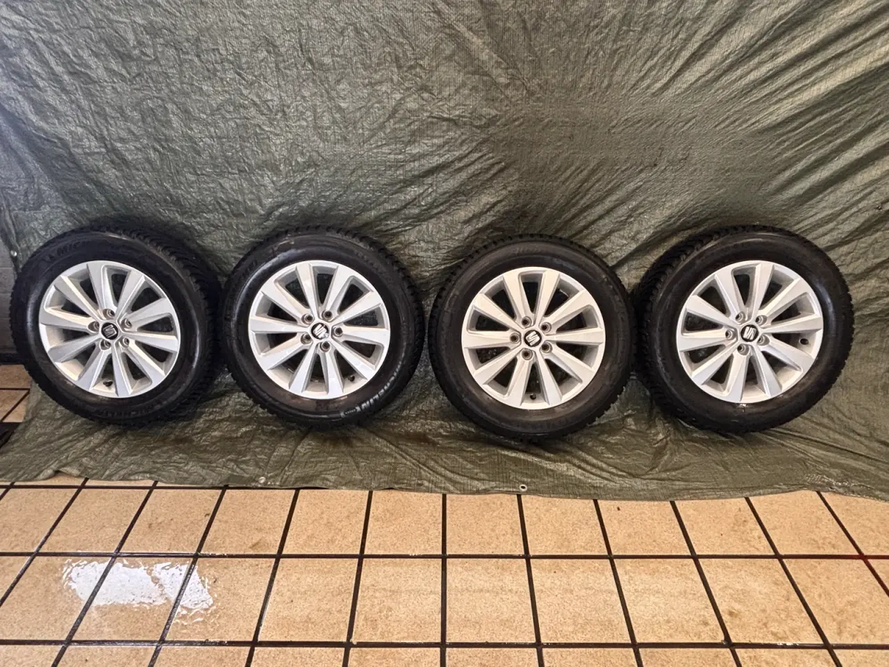 Billede 2 - Originale SEAT Ibiza Alufælge med Goodyear Vinterd