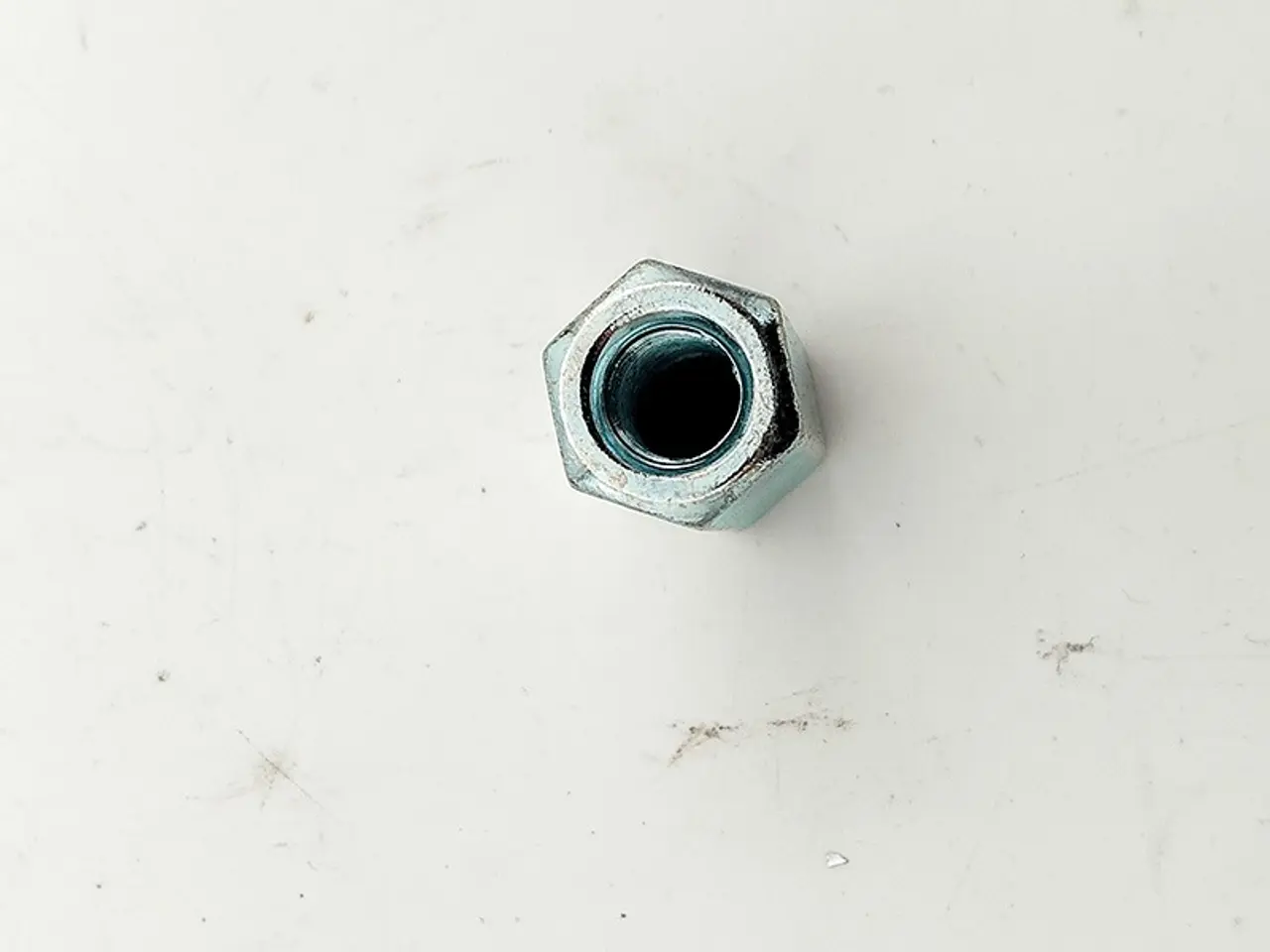 Billede 2 - Møtrik til trailer 10 x 40 mm