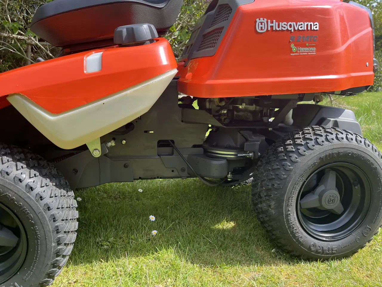 Billede 8 - Husqvarna Rider R214TC Comfort Edition