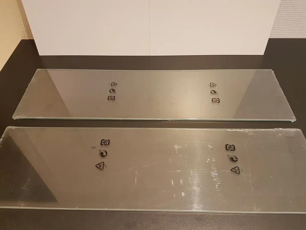 Billede 3 - Glas hylder samt bagbeklædning - NYE