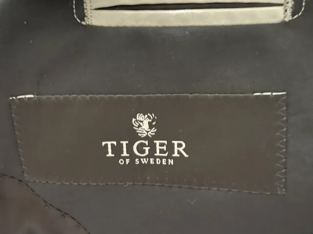 Billede 7 - Jakkesæt habit fra Tiger og sweden sort