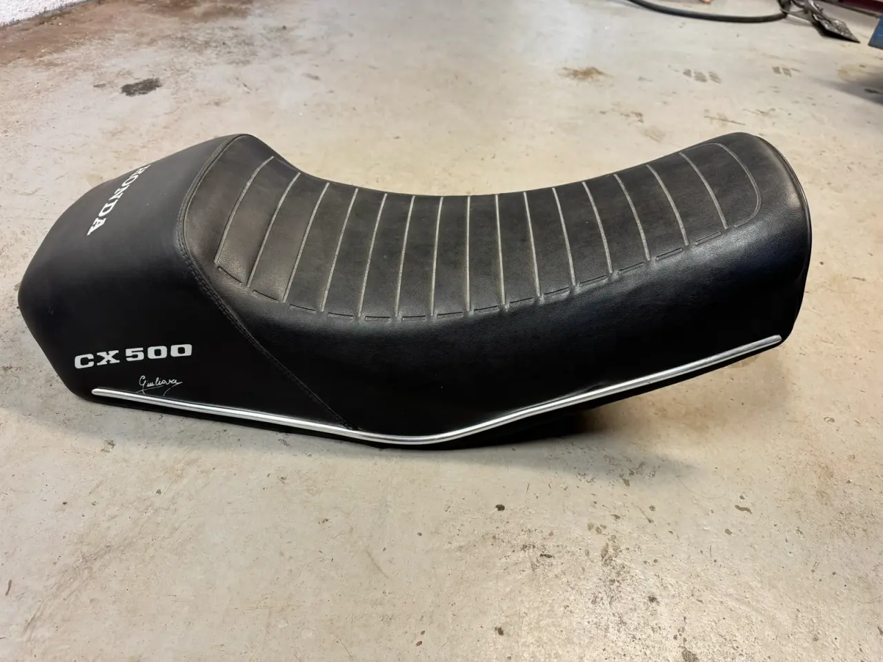 Billede 1 - Honda CX500 Giuliari Sæde FEJLFRI