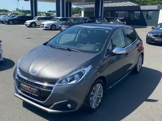 Peugeot 208 1,2 PureTech Signature Sky 110HK 5d 6g