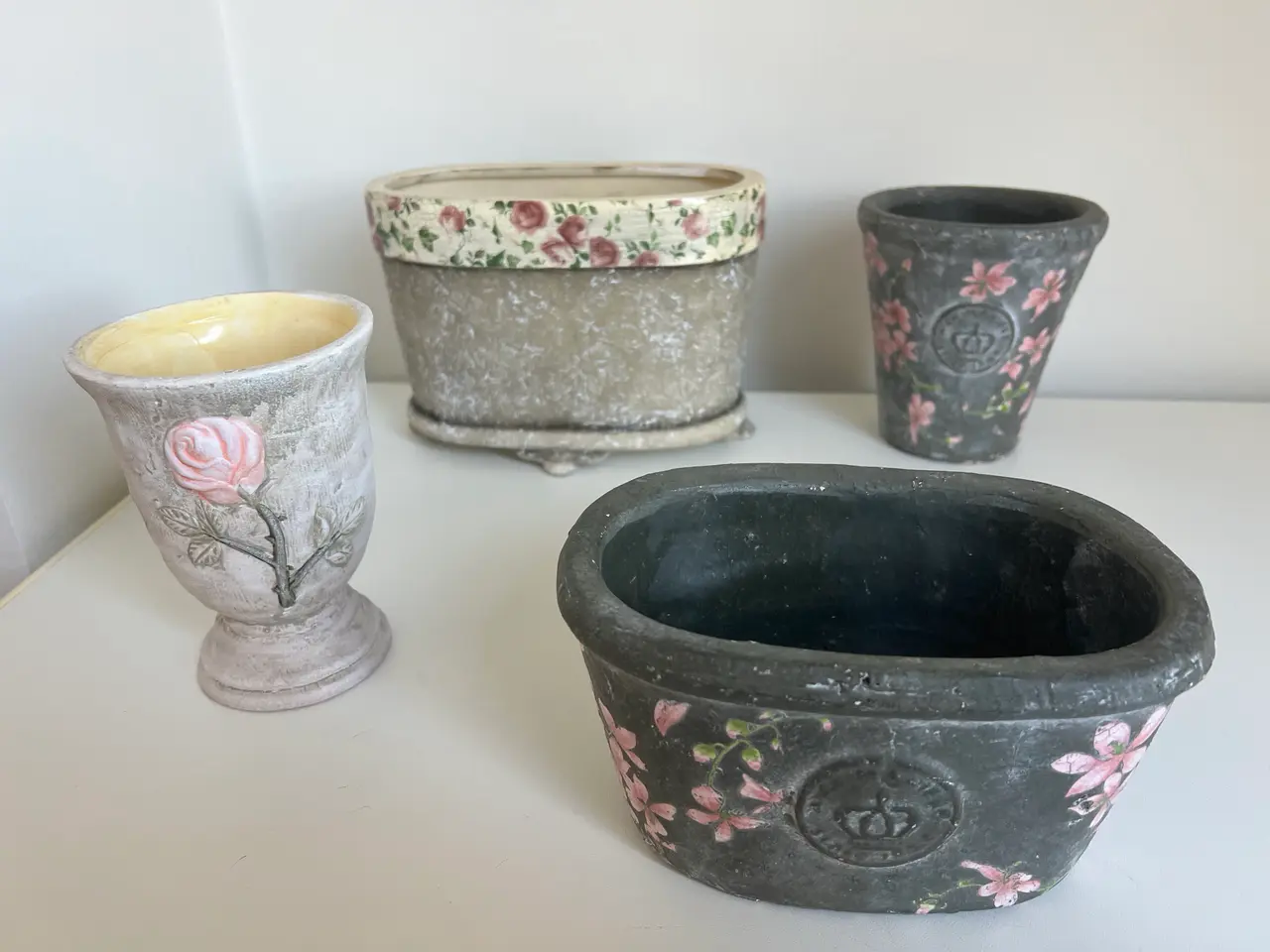 Billede 1 - Urtepotteskjulere dekoreret m/blomster