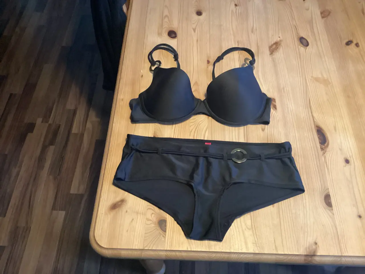 Billede 2 - Nye Bikini,er Forsk. Str.