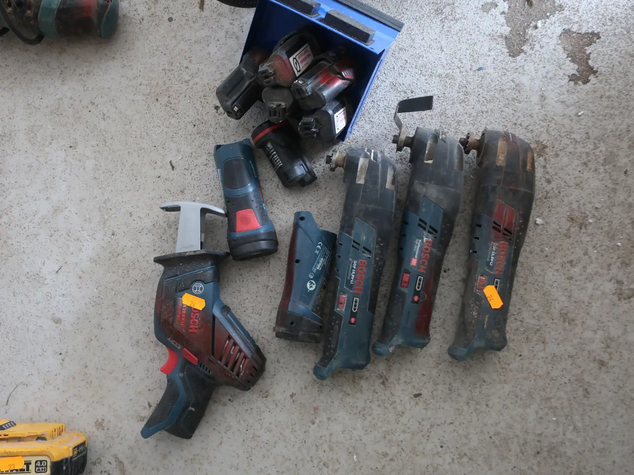 Billede 1 - Bajonetsav, 2 stk. lamper, 3 stk. multicuttere samt batterier