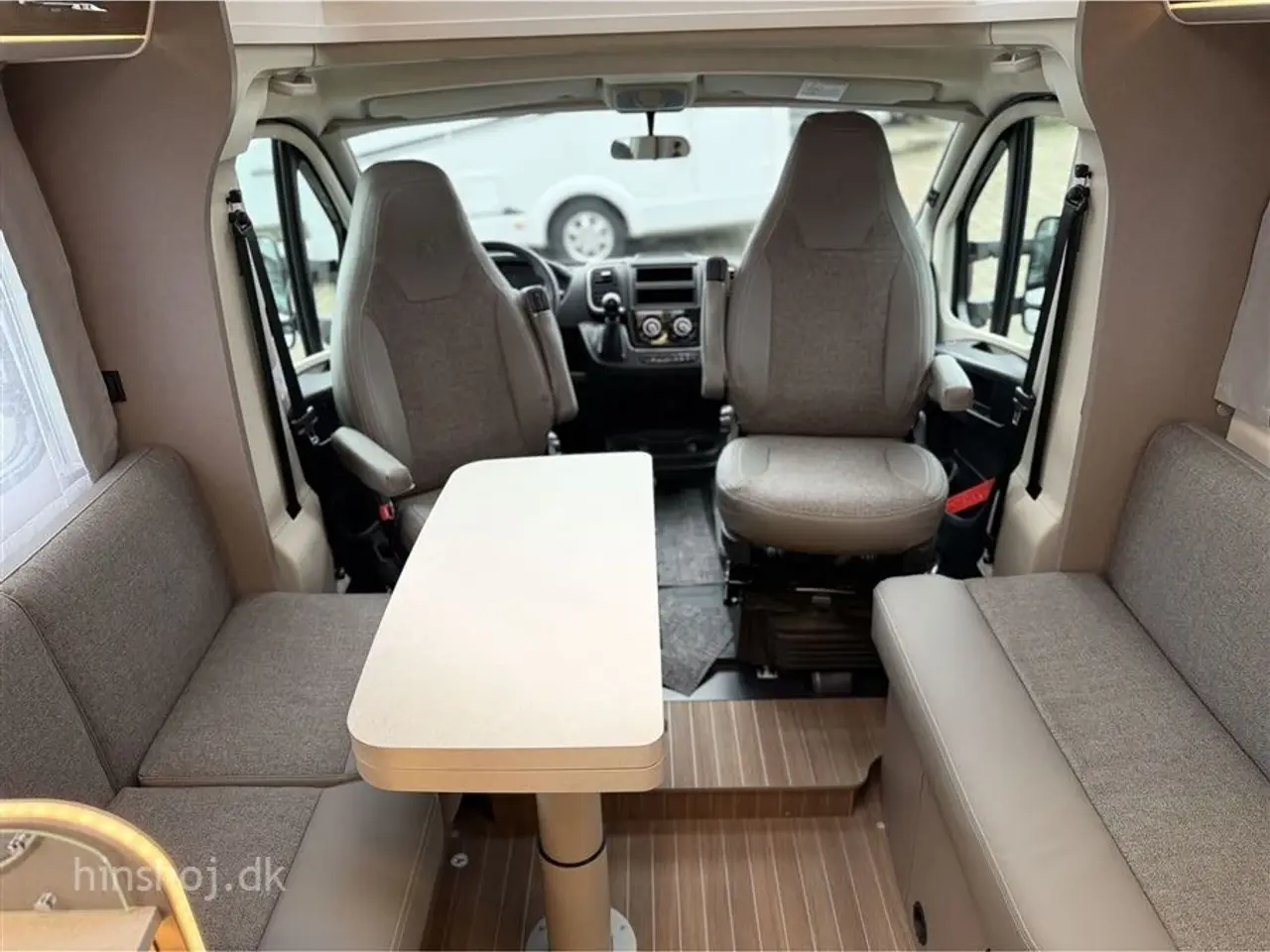 Billede 27 - 2025 - Etrusco T 7400 QBC Aut.   Drømmeautocamperen: Etrusco By Hymer – Komfort og Luksus i Én Pakke