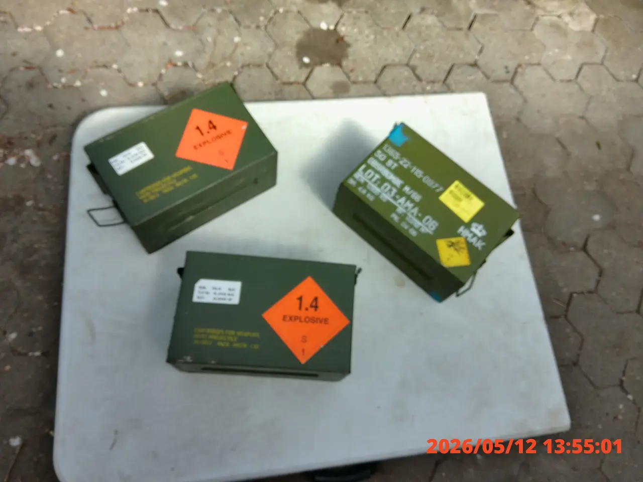 Billede 2 - Ammunitions kasser uden låg.