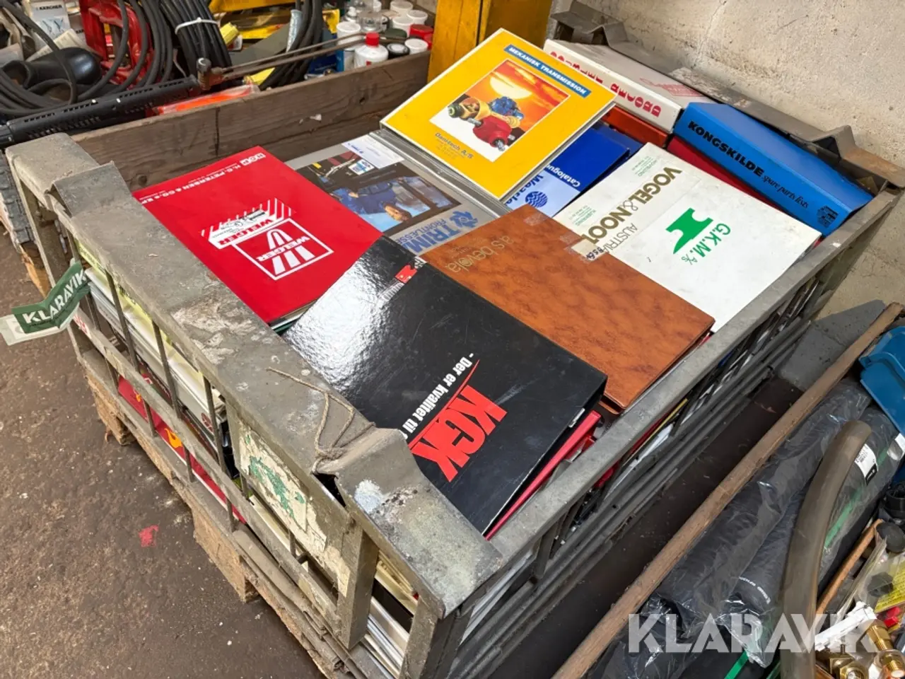 Billede 1 - Reservedelsbøger - blandet lot