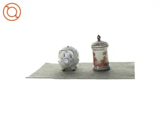 Porcelæns ting (str. 14 x 6 x 10 og 15 x 8cm)