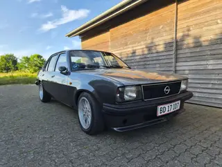 Opel Ascona b 3.0E