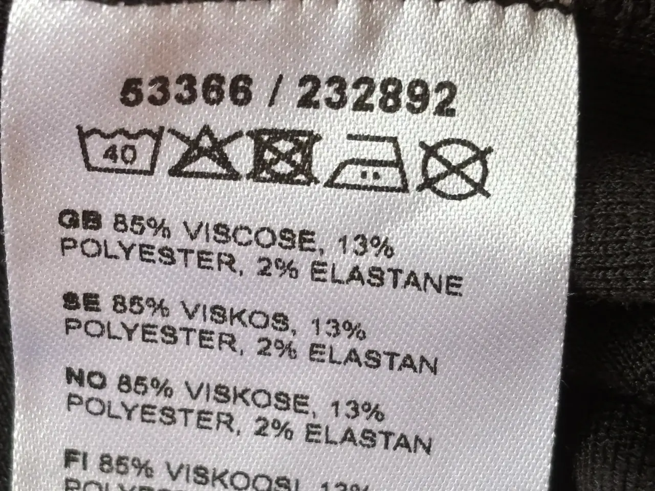 Billede 6 - Sort nederdel str 146/152