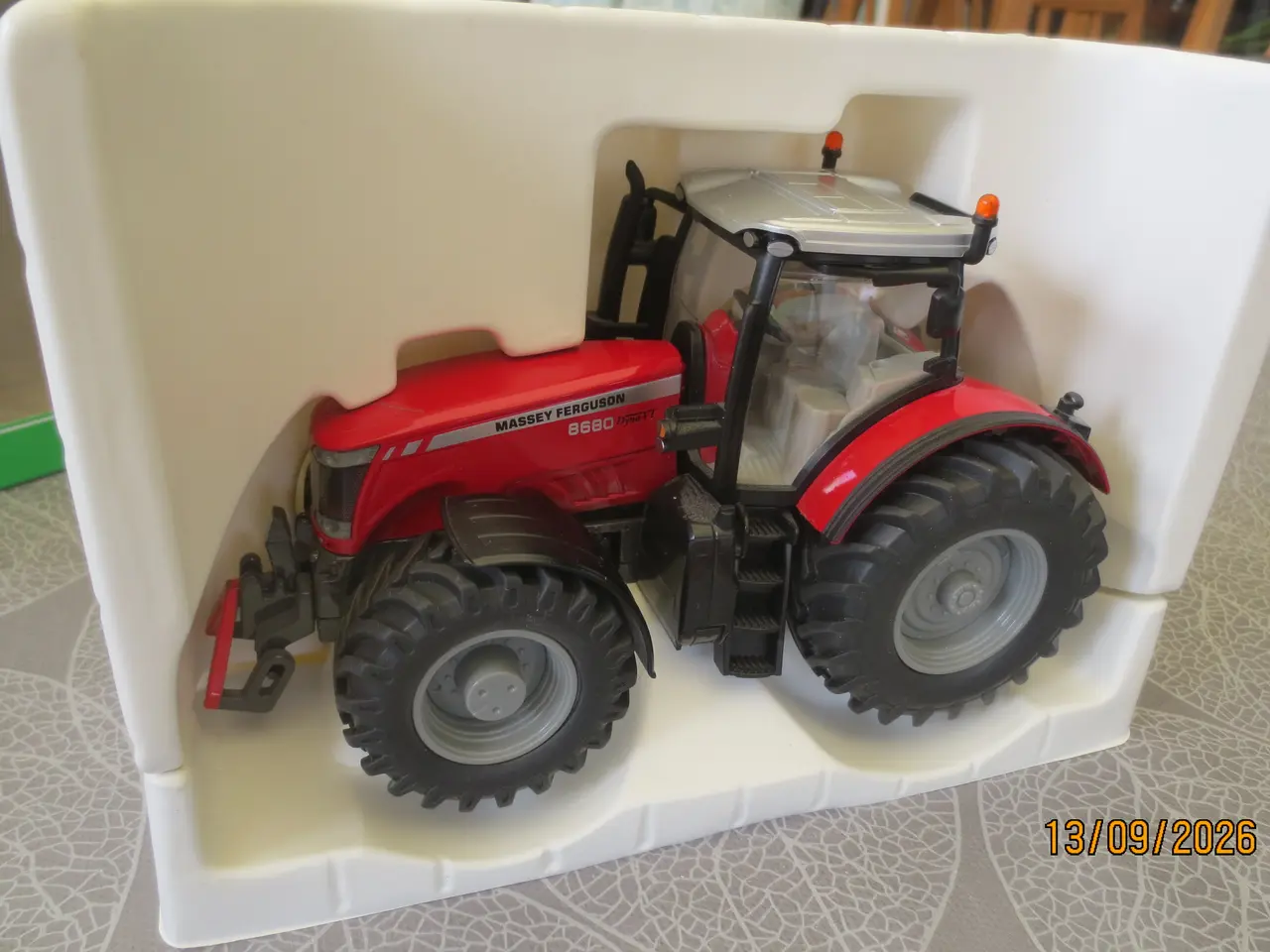 Billede 2 - 1 stk Ny Modeltraktor Massey Ferguson 8680 Dyna VT