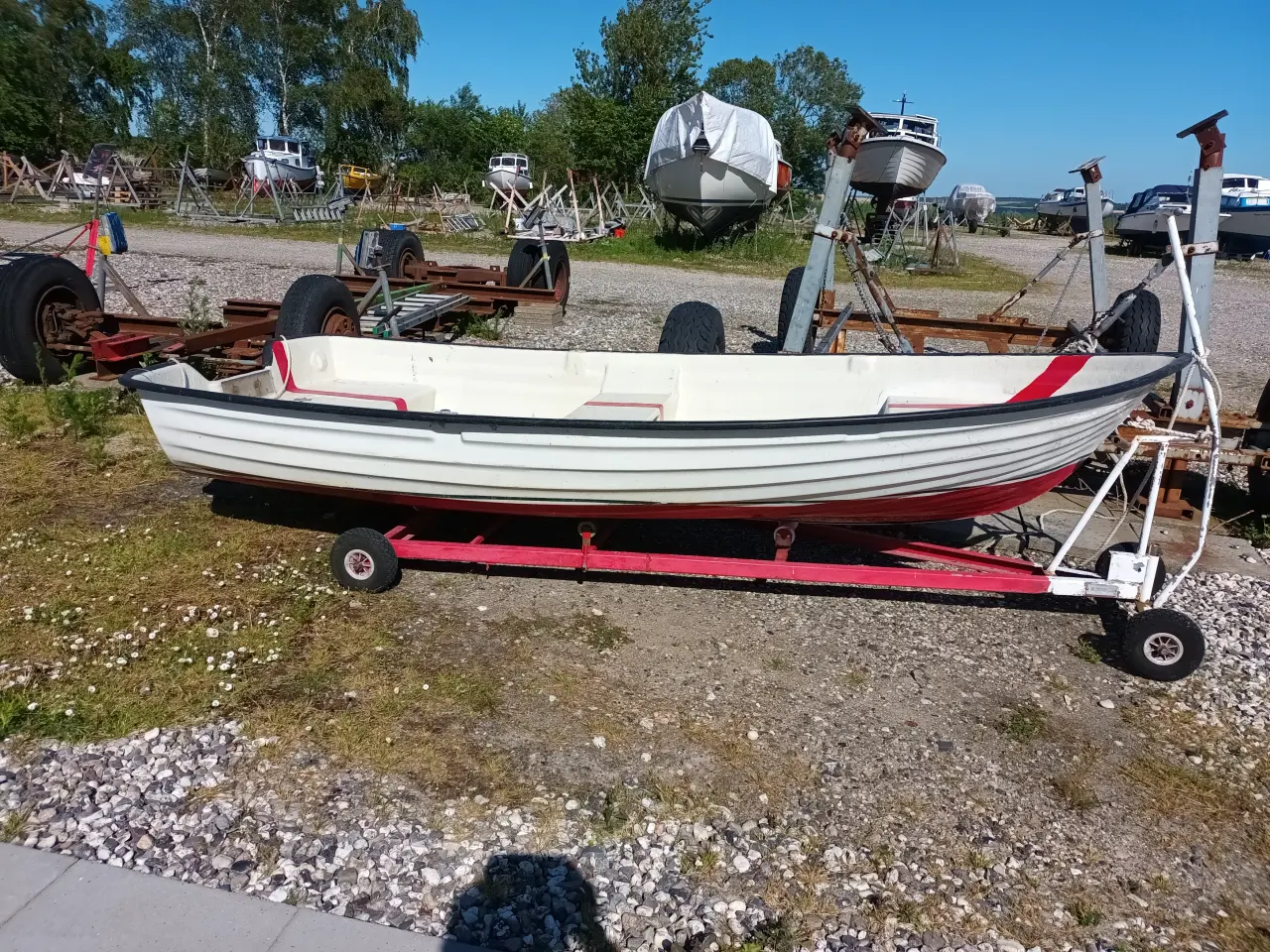 Billede 2 - Jolle 12 Fod 4 pers.10 HK motor