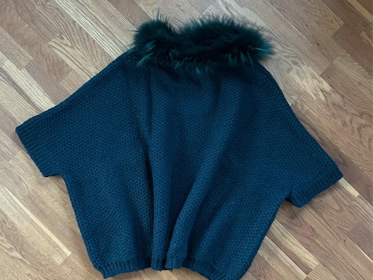Billede 2 - “Orchid” poncho/sweater. Grøn. One size