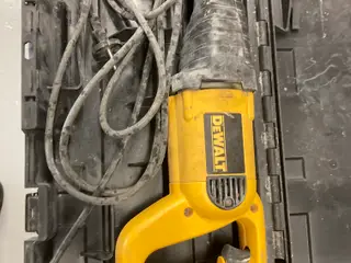 Dewalt bajonetsav