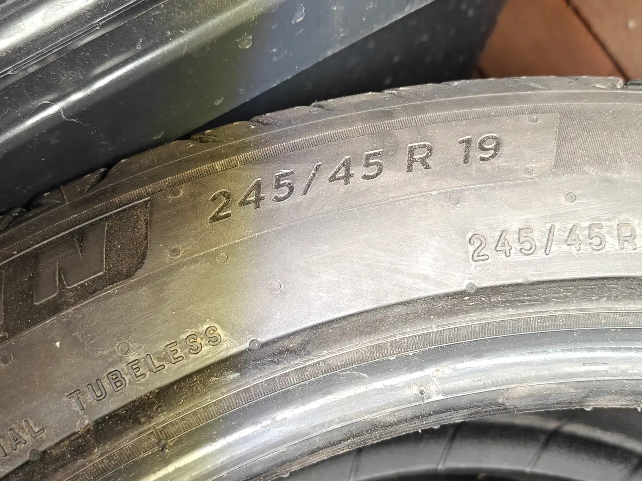 Billede 2 - Michelin 245/45/19 sommerdæk passer til BMW
