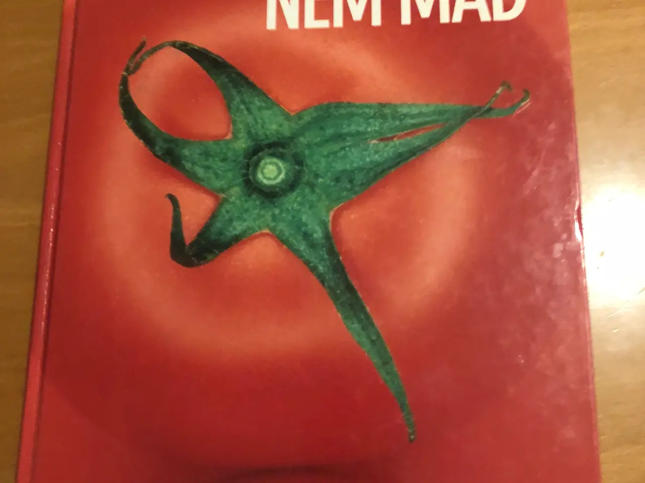 Billede 1 - Sælger hermed den god bog " NEM MAD"
