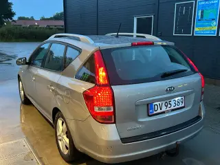 Kia ceed 1.6 benzin Automatgear kun kørt 197.000