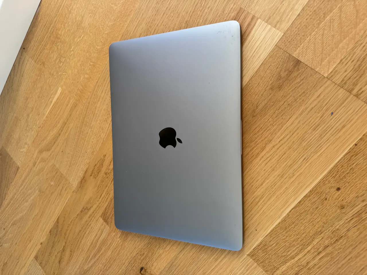 Billede 2 - Apple MacBook Pro 13” 2019 – 256GB – Meget flot st