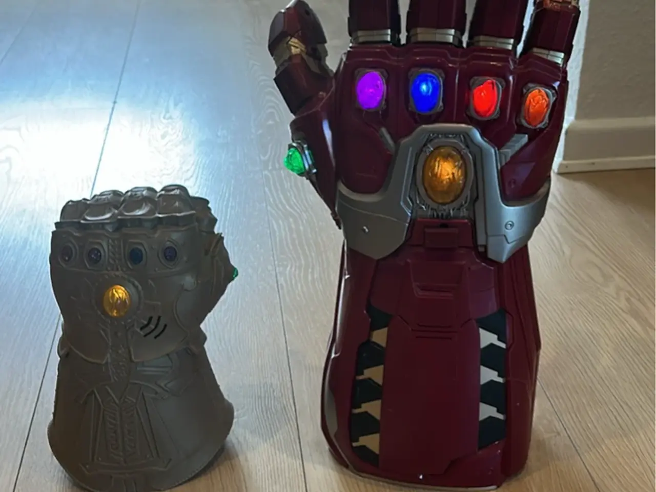 Billede 1 - Hulk og Thanos handske