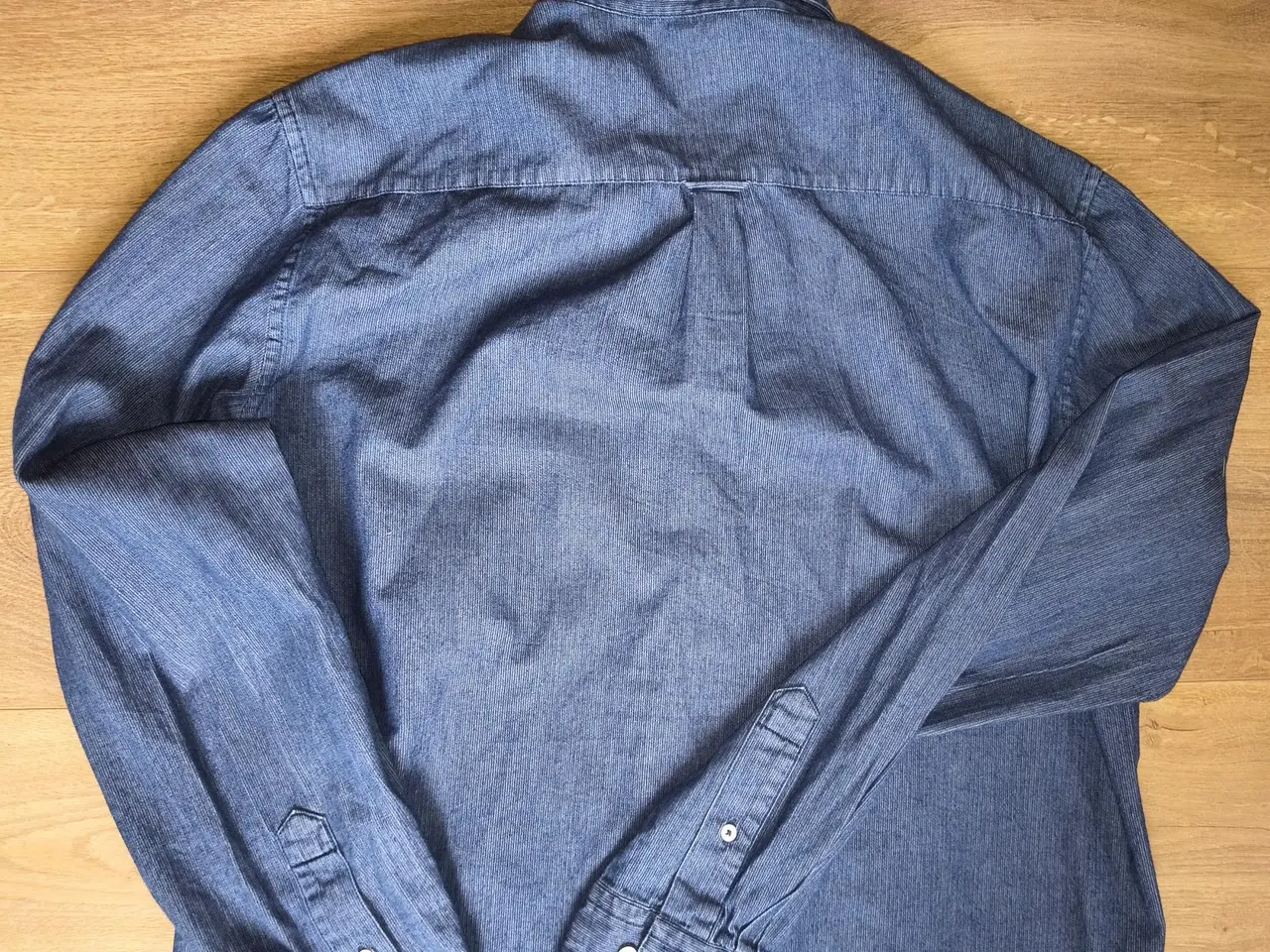 Billede 4 - MATINIQUE CHAMBRAY SKJORTE , STR XL, I FLOT STAND