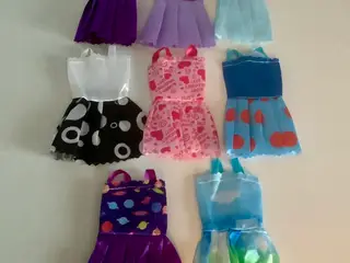Kjoler til Barbie.Prisen er for alle.
