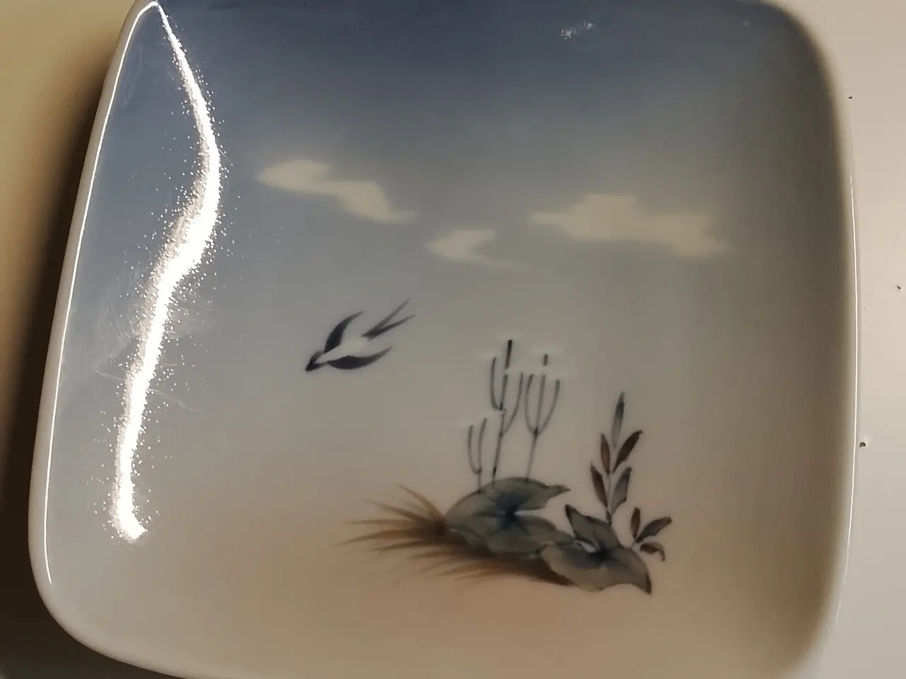 Billede 1 - Royal copenhagen platte askebæger svale motiv